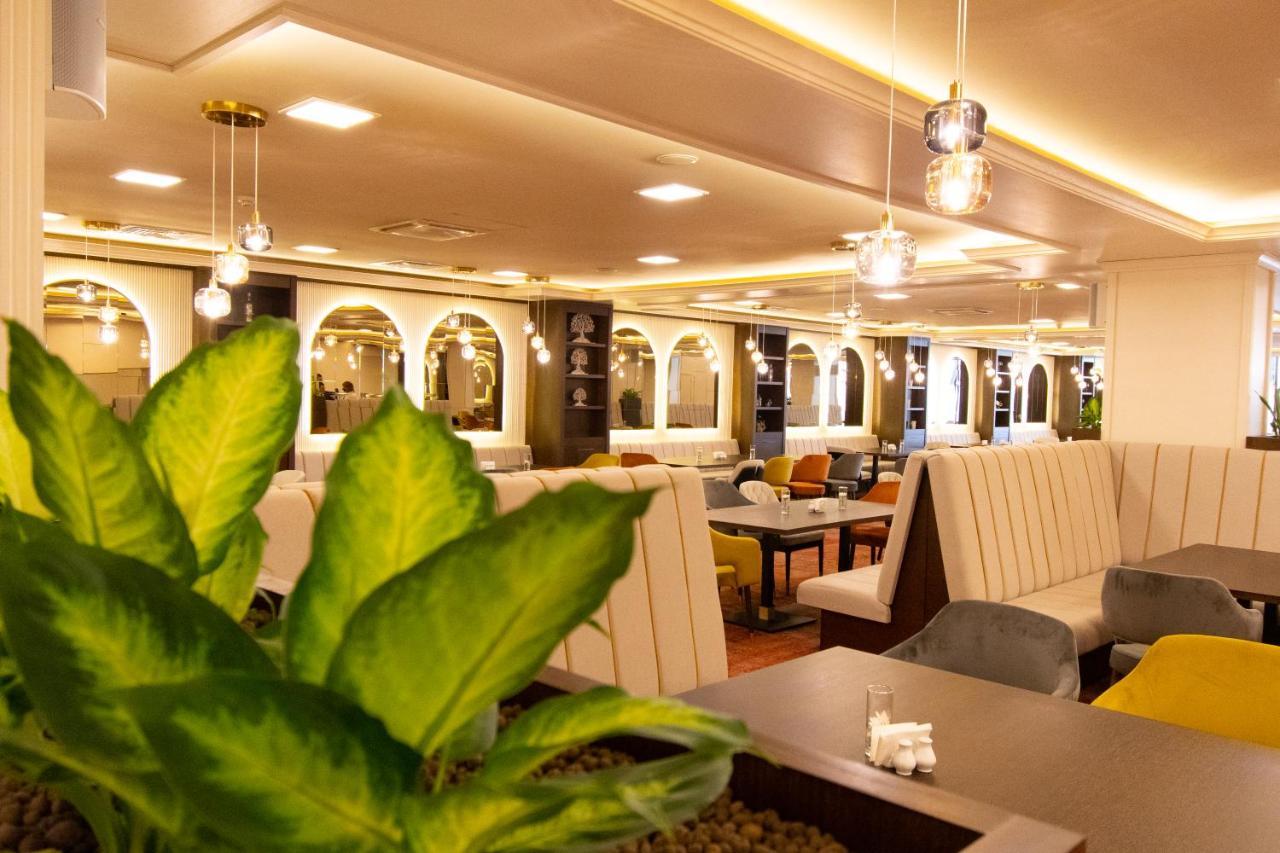 Admiral Hotel Golden Sands Luaran gambar The interior of the restaurant