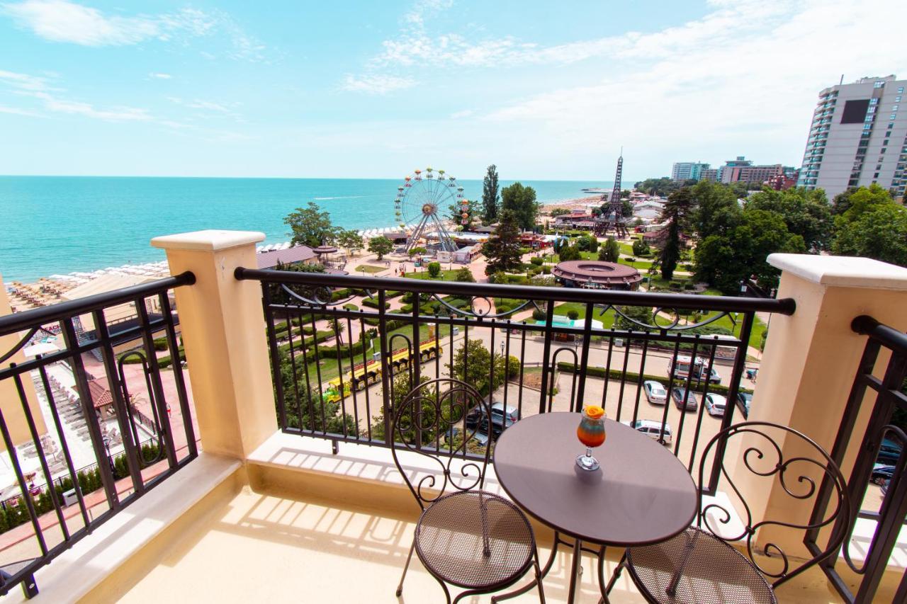 Admiral Hotel Golden Sands Luaran gambar A balcony