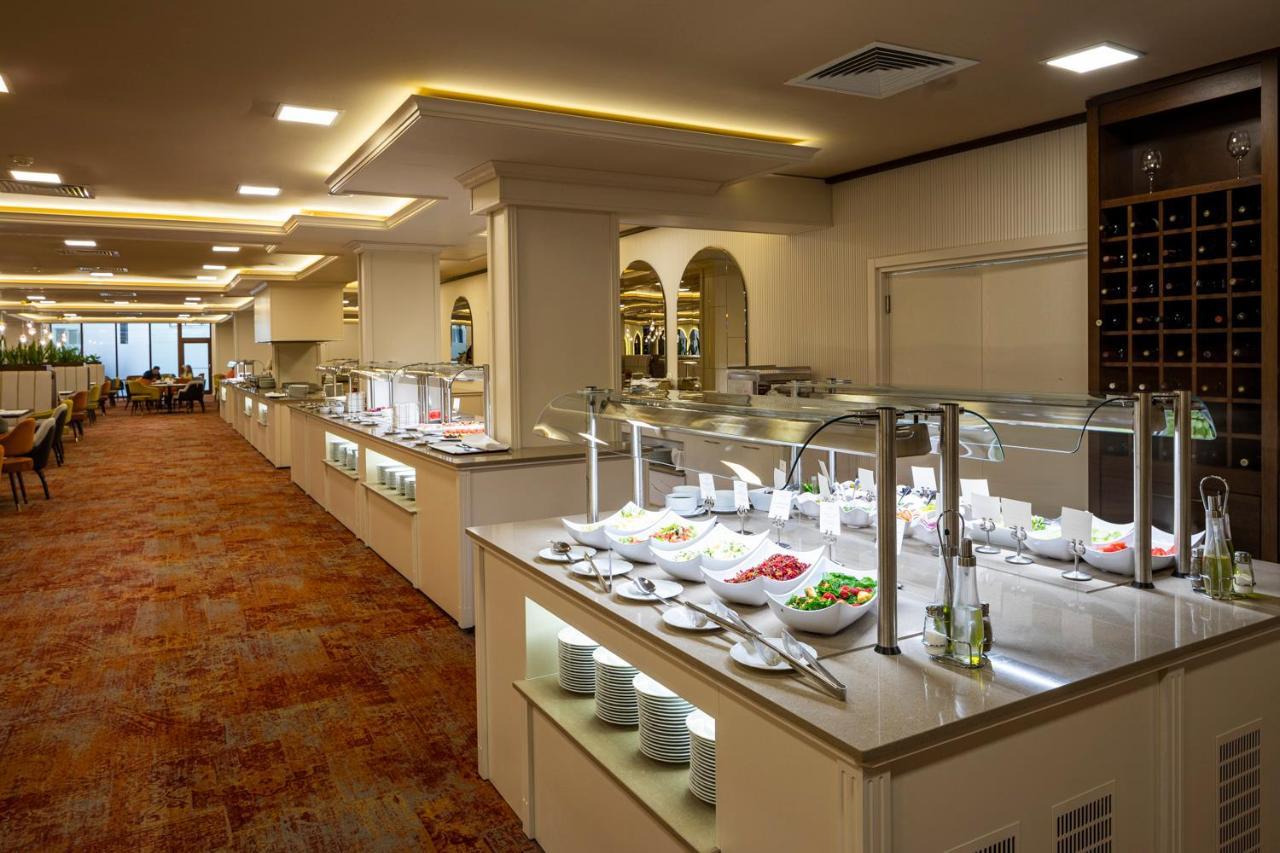Admiral Hotel Golden Sands Luaran gambar A buffet at a hotel