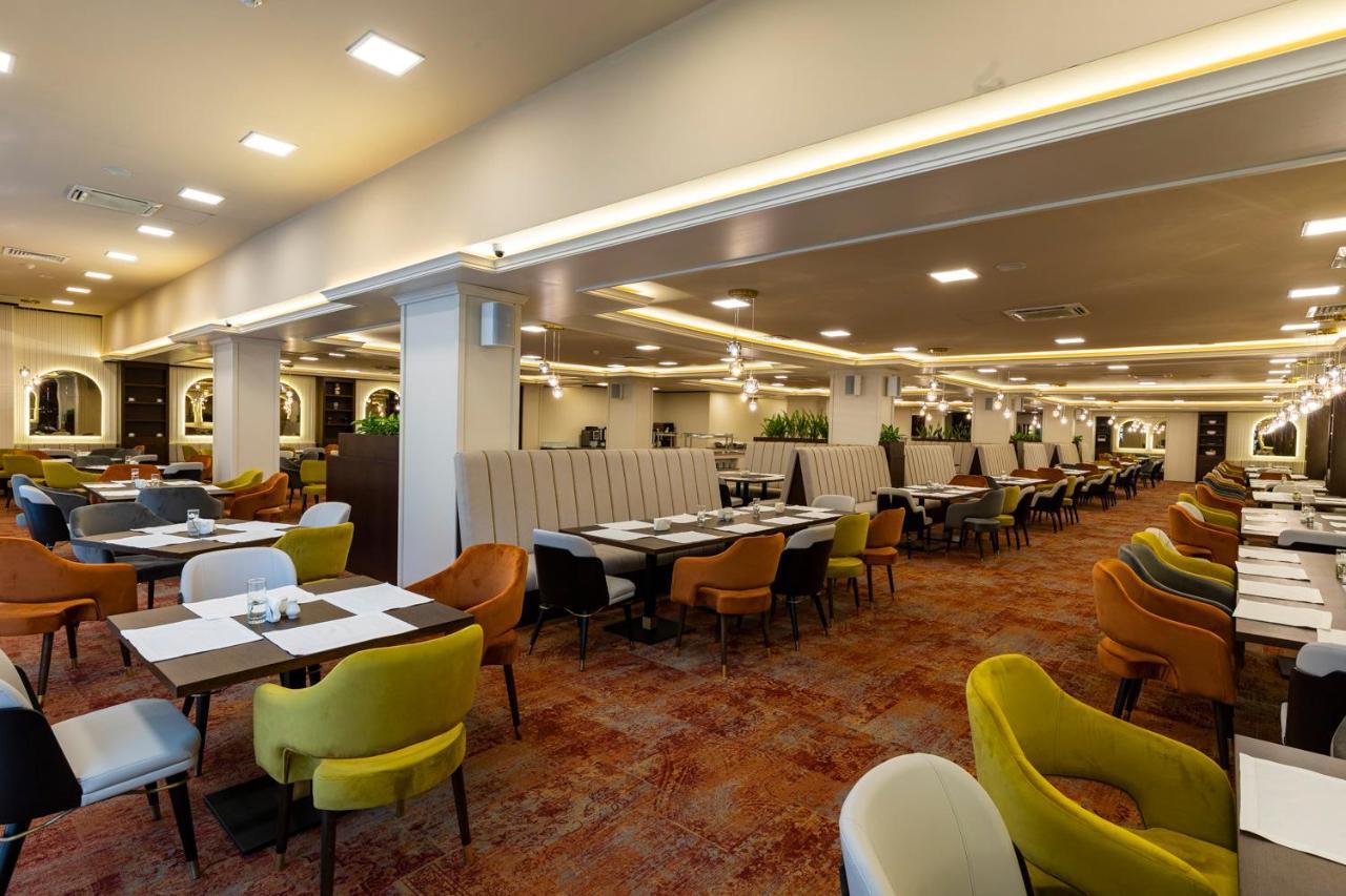 Admiral Hotel Golden Sands Luaran gambar The interior of the restaurant