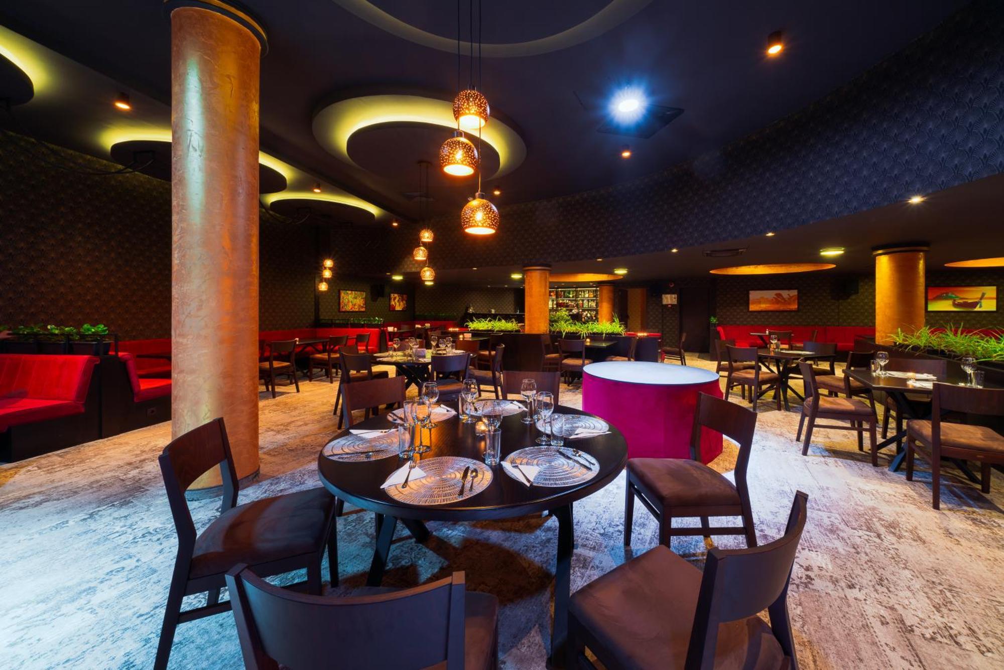 Admiral Hotel Golden Sands Luaran gambar The interior of the restaurant
