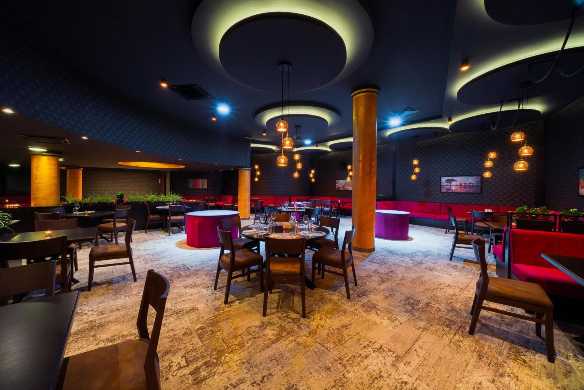 Admiral Hotel Golden Sands Luaran gambar The interior of a restaurant